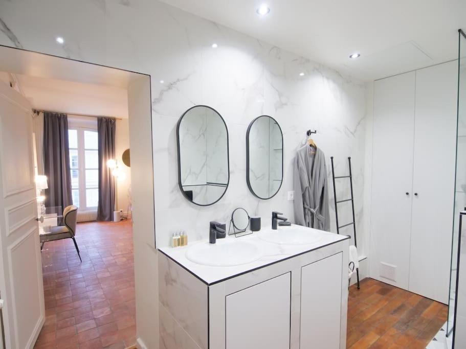 Charme Et Modernite Au Coeur Du Quartier St Louis Leilighet Versailles Eksteriør bilde